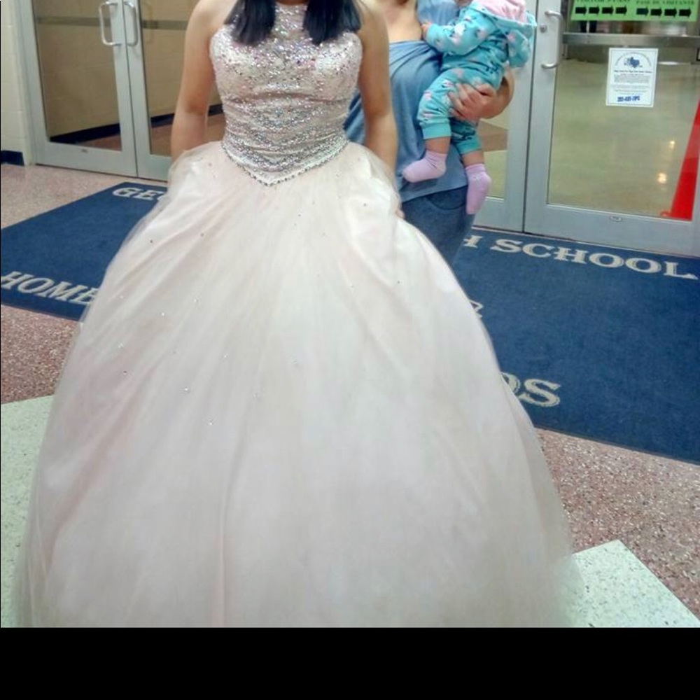 Quinceñera dress